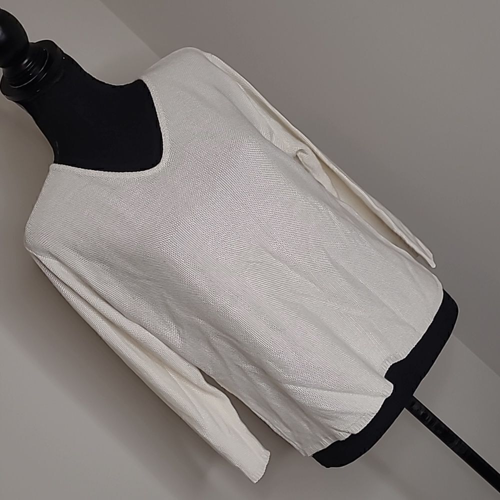 Sarah McKenzie  pullover cropped top